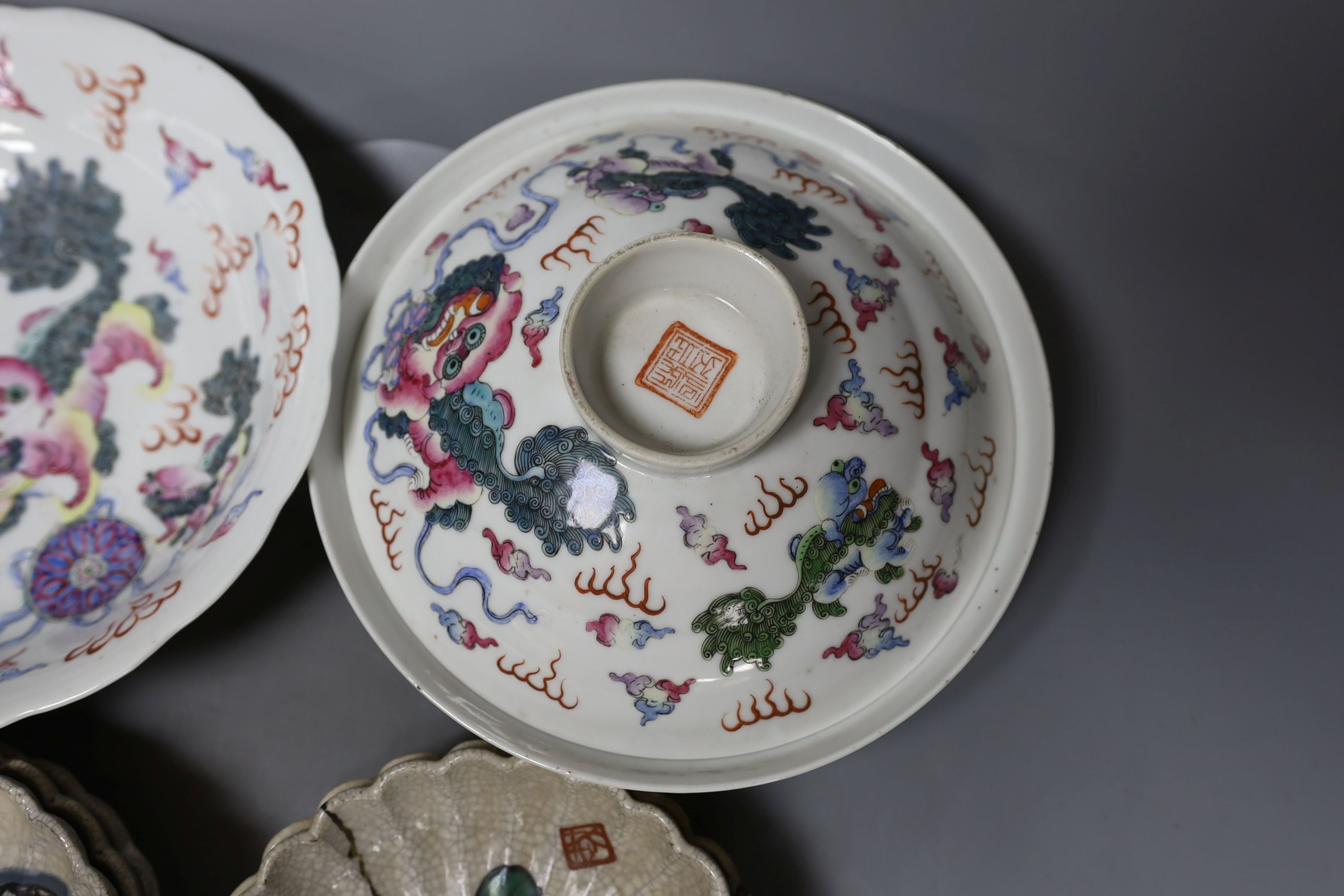 A Chinese dragon pattern dish and cover, together with Japanese dishes (7)